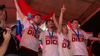 Veličanstven doček četvorice zadarskih Vatrenih od Gradskog mosta do Foruma