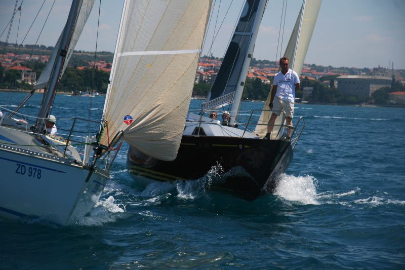 Image 988977 (auto) Image 988977 (auto)