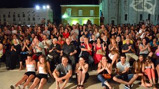 Nastup ansambla Lado ispred crkve sv. Marije ; foto Iva Perinčić Nastup ansambla Lado ispred crkve sv. Marije ; foto Iva Perinčić