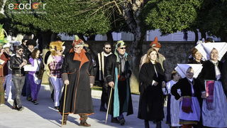 Paški zimski karneval 2018: Karnevalska povorka prošla ulicama grada do Pijace