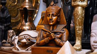 Brođanin Stanislav Hudi živi u kući koju je uredio u egipatskom stilu Brođanin Stanislav Hudi živi u kući koju je uredio u egipatskom stilu