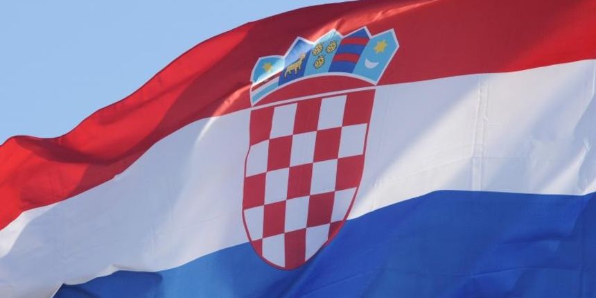 Sibenik – Hrvatska zastava na jarbolu. Photo: Hrvoje Jelavic/PIXSELL