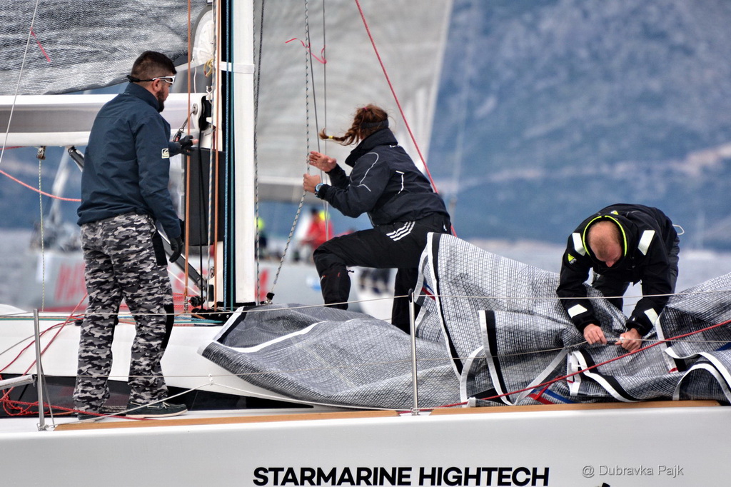 U hvarskom akvatoriju održana XXI. Uskršnja regata U hvarskom akvatoriju održana XXI. Uskršnja regata