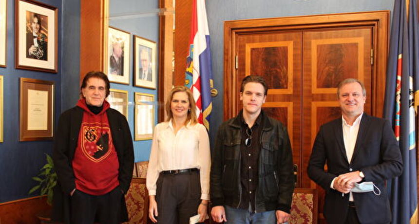 Image 4789500 (auto) Image 4789500 (auto)