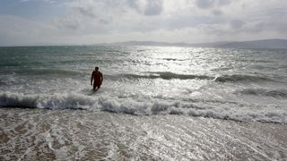 Zadar: Surferi uživaju u valovima koje je prouzročilo snažno jugo, Photo: Filip Brala/PIXSELL