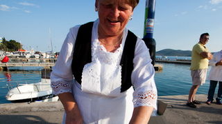 Biograd: 6. Dugi svehrvatski eno-eko-gastro-etno stol, Foto: Franjo Jurić Biograd: 6. Dugi svehrvatski eno-eko-gastro-etno stol, Foto: Franjo Jurić