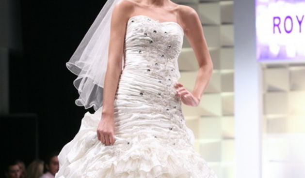 Zagreb, 040211. 
Arena Zagreb, Laniste.
13. Sajam vjencanja, velika modna revija sa modelima modne agencije Sandra. 
Na slici: kreacije Royal Bride.
Foto: Biljana Gaurina / CROPIX