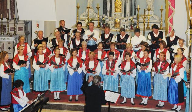 Župni pjevački zbor Sveti Mihovil iz Murtera