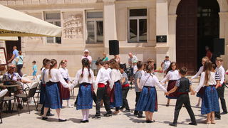 OŠ Zadarski otoci, učenici na Narodnom trgu