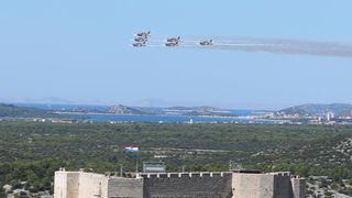 Krila Oluje slave 18. rođendan preletom preko 18 gradova na obali Krila Oluje slave 18. rođendan preletom preko 18 gradova na obali