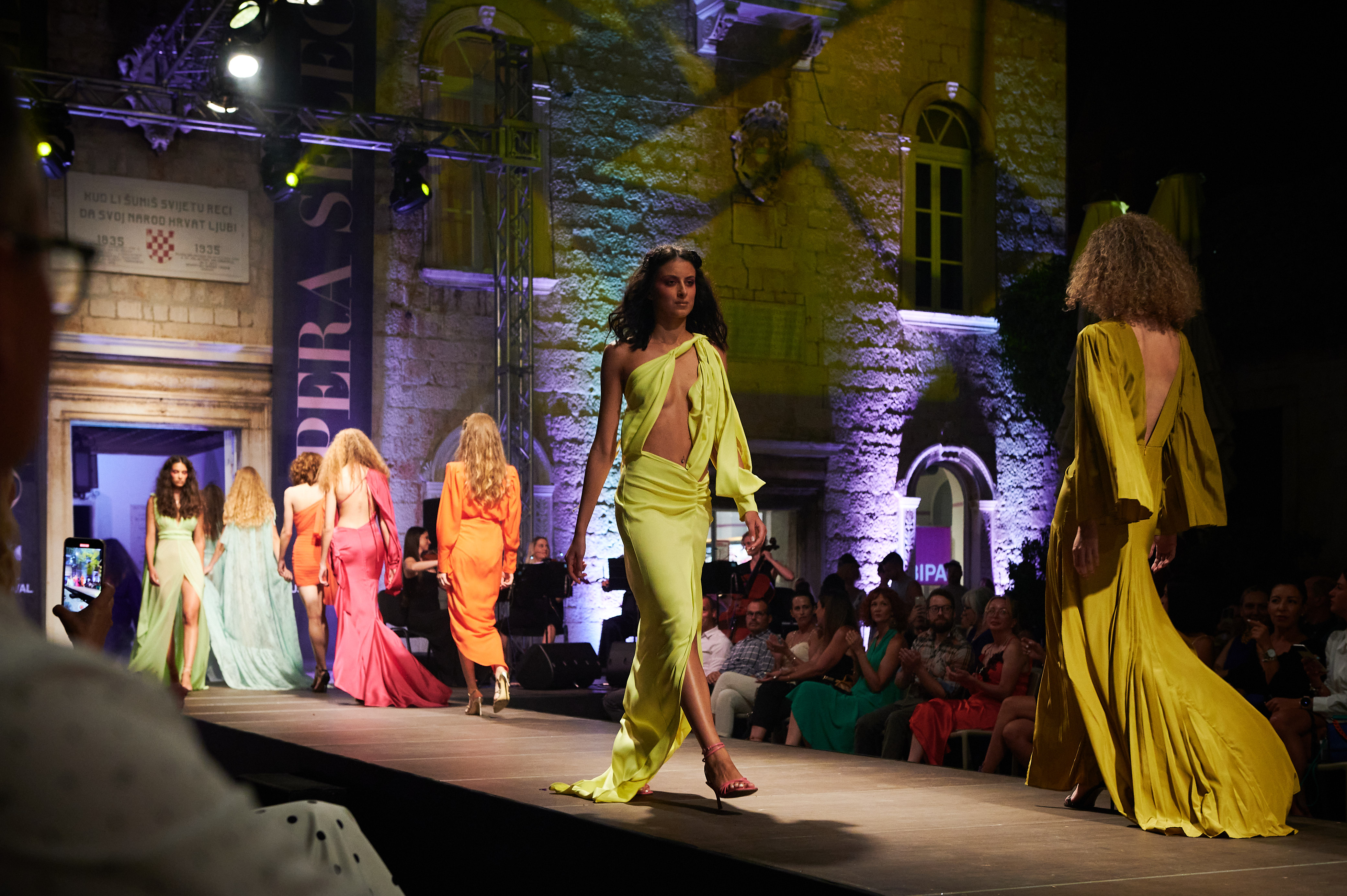 Krié Design i Vortex Strings priredili spektakl u Trogiru