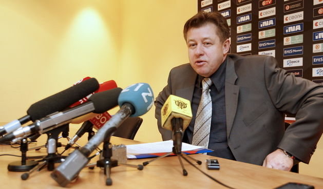 Zagreb, 290310.
KC Drazen Petrovic.
Konferencija za novinare povodom ostavke Ive Jelusica na mjesto predsjednika KK Cibone i Upravnog odbora kluba.
Foto: Ronald Gorsic / CROPIX