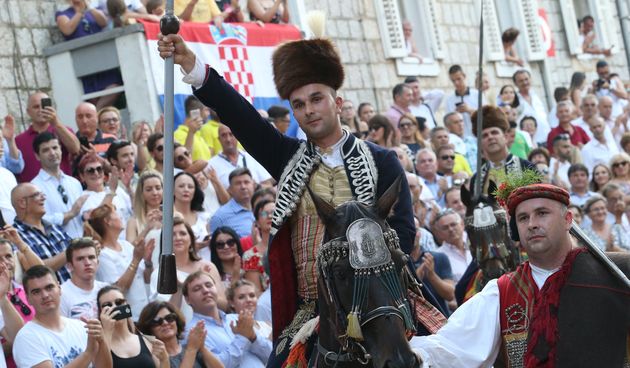 Slavodobitnik 302. Alke je Alen Poljak, od predsjednice dobio zlatni prsten s hrvatskim grbom