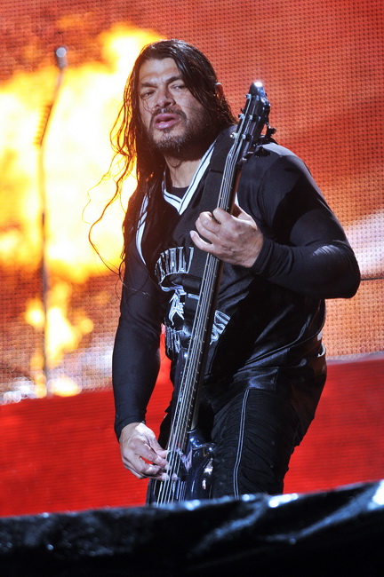 Zagreb, 160510.
Hipodrom.
Koncert heavy metal grupe Metallica.
Na slici: Robert Trujillo
Foto: Boris Kovacev / CROPIX