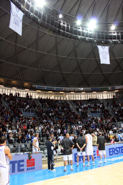 KK Zadar – Real Madrid, umirovljenje dresova 10 (Giuseppe Giergia) i 11 (Kresimir Cosic), Foto; Mladen Malik KK Zadar – Real Madrid, umirovljenje dresova 10 (Giuseppe Giergia) i 11 (Kresimir Cosic), Foto; Mladen Malik
