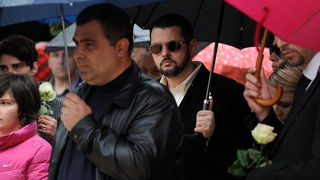 Zadar, 300313.
Sprovod djevojcice Nore Situm koja je prosli tjedan preminula u bolnici u Philadelphiji nakon duge i teske bolesti, odrzao se danas na gradskom groblju u Zadru. Na sprovodu je bilo nekoliko stotina ljudi, obitelji i prijatelja.
Na fotografi Zadar, 300313.
Sprovod djevojcice Nore Situm koja je prosli tjedan preminula u bolnici u Philadelphiji nakon duge i teske bolesti, odrzao se danas na gradskom groblju u Zadru. Na sprovodu je bilo nekoliko stotina ljudi, obitelji i prijatelja.
Na fotografi