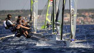 Zadar, 310809.
Europsko prvenstvo u jedrenju za klasu 49er 2009.
Danas je prvi dan regularnog natjecanja za jedrilicare u klasi 49er koje se odrzava od 29og kolovoza do 5og rujna u organizaciji JK Uskok.
Na slici: atraktivnosti ne nedostaje.
Foto: Sime So Zadar, 310809.
Europsko prvenstvo u jedrenju za klasu 49er 2009.
Danas je prvi dan regularnog natjecanja za jedrilicare u klasi 49er koje se odrzava od 29og kolovoza do 5og rujna u organizaciji JK Uskok.
Na slici: atraktivnosti ne nedostaje.
Foto: Sime So