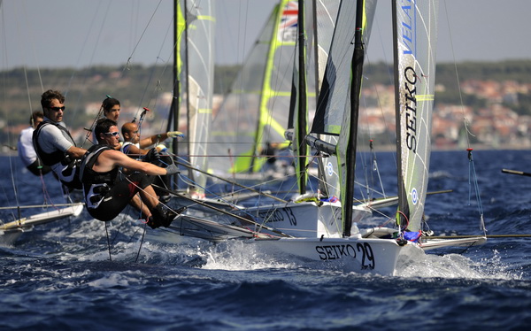 Zadar, 310809.
Europsko prvenstvo u jedrenju za klasu 49er 2009.
Danas je prvi dan regularnog natjecanja za jedrilicare u klasi 49er koje se odrzava od 29og kolovoza do 5og rujna u organizaciji JK Uskok.
Na slici: atraktivnosti ne nedostaje.
Foto: Sime So Zadar, 310809.
Europsko prvenstvo u jedrenju za klasu 49er 2009.
Danas je prvi dan regularnog natjecanja za jedrilicare u klasi 49er koje se odrzava od 29og kolovoza do 5og rujna u organizaciji JK Uskok.
Na slici: atraktivnosti ne nedostaje.
Foto: Sime So