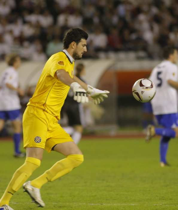 Split, 300910.
Stadion Poljud.
Nogometna utakmica drugog kola Europske lige,
Hajduk – Anderlecht.
Na slici: Danijel Subasic.
Foto: Duje Klaric / CROPIX Split, 300910.
Stadion Poljud.
Nogometna utakmica drugog kola Europske lige,
Hajduk – Anderlecht.
Na slici: Danijel Subasic.
Foto: Duje Klaric / CROPIX