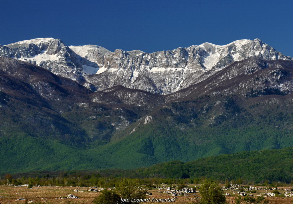 Malo proljetnozimskog ugođaja Južnog Velebita, viđeno sa ličke i morske strane. Foto:Leonard Kvarantan
