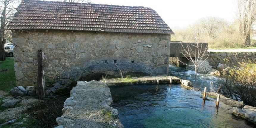 Kaštel Žegarski. Urošev Mlin na Krupi izgrađen 1913. godine