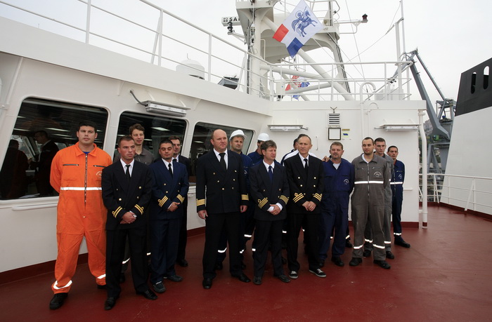 Rijeka, 251011.
U rijeckom brodogradilistu 3. maj danas je Tankerska plovidba Zadar preuzela tanker Vinjerac porinut krajem svibnja. Rijec je o drugom istovjetnom tankeru izgradjenom u 3. maju za zadarskog narucitelja. Sluzi za prijevoz nafte, naftnih pre Rijeka, 251011.
U rijeckom brodogradilistu 3. maj danas je Tankerska plovidba Zadar preuzela tanker Vinjerac porinut krajem svibnja. Rijec je o drugom istovjetnom tankeru izgradjenom u 3. maju za zadarskog narucitelja. Sluzi za prijevoz nafte, naftnih pre