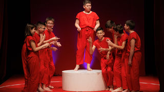 Igrajmo se: Zabranjeno mlađima od 15 strana A