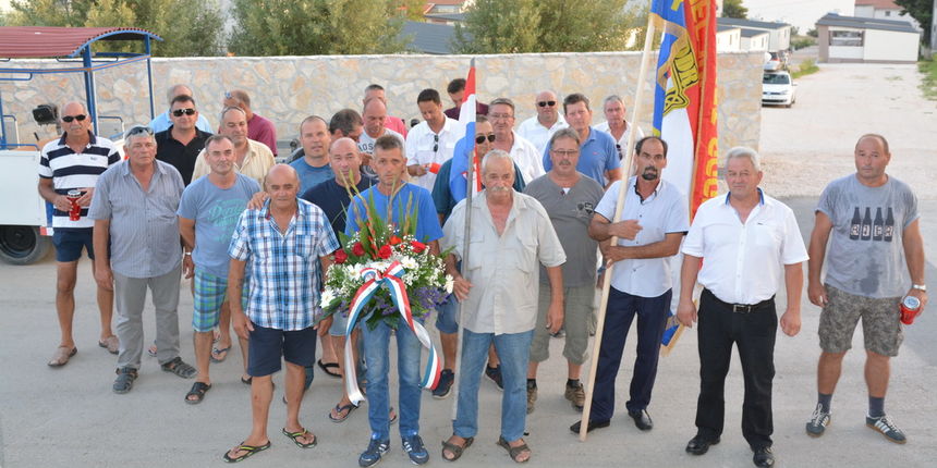 Pakoštanski branitelji položili vijenac i zapalili svijeće u znak sjećanja na poginule suborce