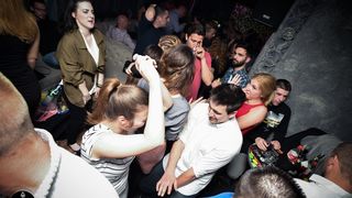 Subotnji party u Svarog baru