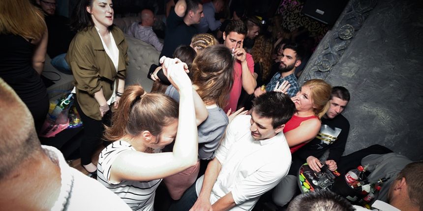 Subotnji party u Svarog baru Subotnji party u Svarog baru