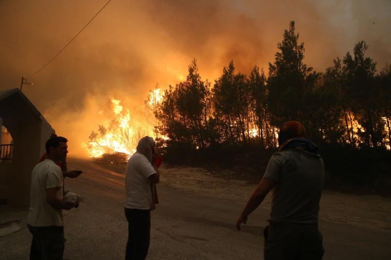 Žrnovnica: Vatra je sve bliže Splitu, nebo je prekriveno dimom Žrnovnica: Vatra je sve bliže Splitu, nebo je prekriveno dimom
