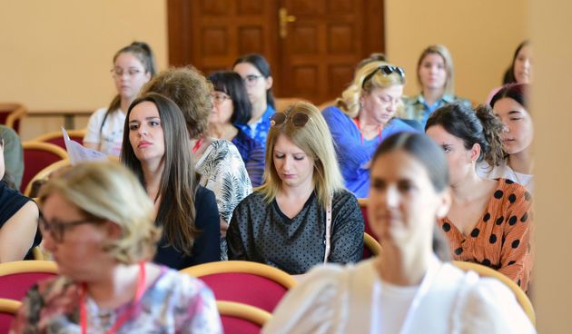 Na Sveučilištu u Zadru, u organizaciji Odjela za talijanistiku, održava se dvodnevni, 14.  po redu međunarodni znanstveni skup “Književnost, umjetnost, kultura između dviju obala Jadrana / Convegno internazionale Letteratura, arte, cultura tra le due spon
