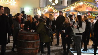 Advent u Zadru: Pavel raspjevao i rasplesao Zadrane na Trgu Petra Zoranića. Foto: Iva Perinčić Advent u Zadru: Pavel raspjevao i rasplesao Zadrane na Trgu Petra Zoranića. Foto: Iva Perinčić