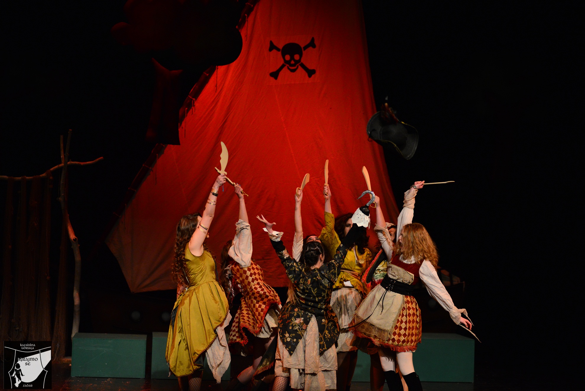 Kazališna udruga “Igrajmo se” u HNK Zadar premijerno je izvela predstavu Petar Pan