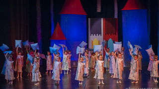 HNK Zadar: Bajka.hr Plesne udruge Gesta, Foto: Željko Karavida HNK Zadar: Bajka.hr Plesne udruge Gesta, Foto: Željko Karavida