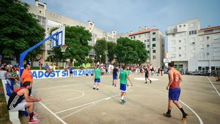 Projekt Koš za koš: Bili brig osvojio turnir i obnovu kvartovskog igrališta. Foto: Iva Perinčić Projekt Koš za koš: Bili brig osvojio turnir i obnovu kvartovskog igrališta. Foto: Iva Perinčić