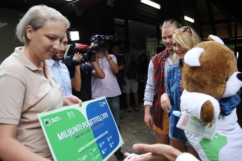 Britanski par milijunti su posjetitelji NP Plitvička jezera, Photo: Kristina Štedul Fabac/PIXSELL