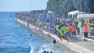 10. dm Millennium Jump na zadarskoj rivi – 3 tisuće skakača poslalo prekrasnu priču u svijet 10. dm Millennium Jump na zadarskoj rivi – 3 tisuće skakača poslalo prekrasnu priču u svijet