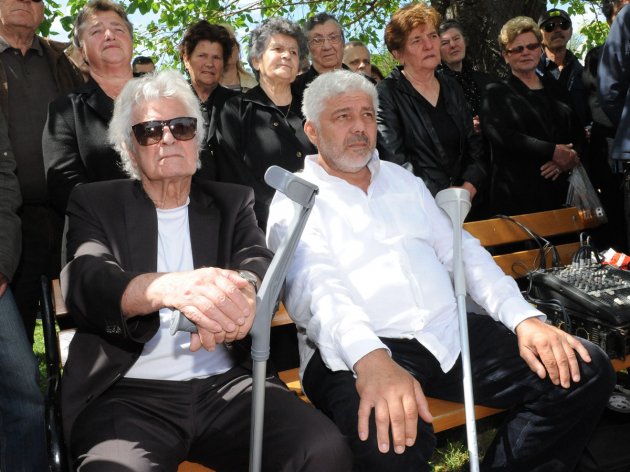 Ministar obrane na otkrivanju spomenika poginulim braniteljima Ministar obrane na otkrivanju spomenika poginulim braniteljima