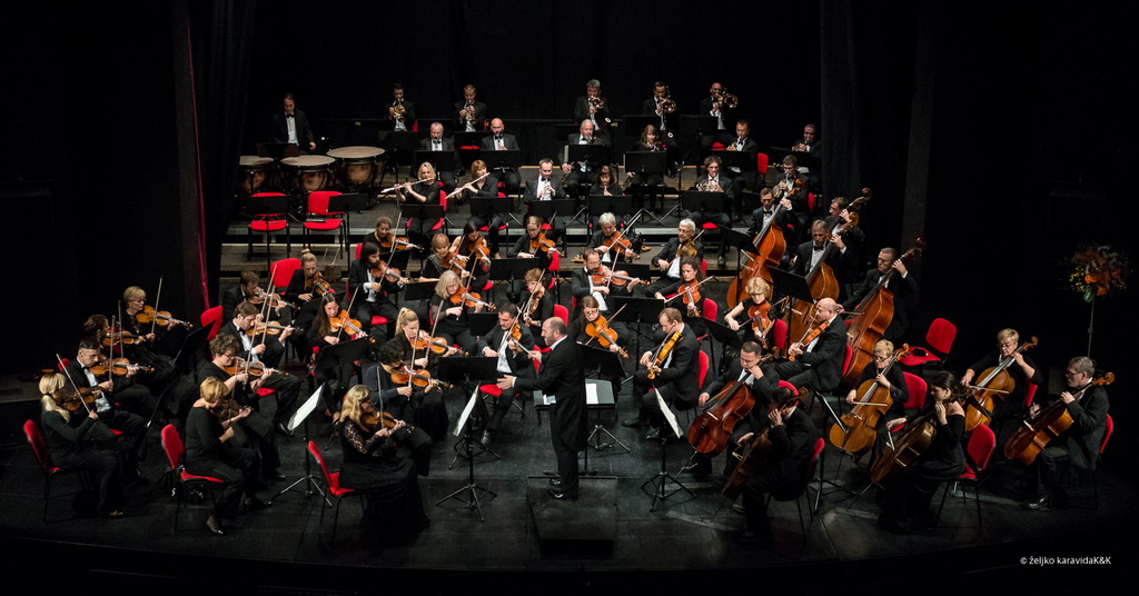 Simfonijski orkestar HRT-a pod ravnjanjem Enrica Dinda otvorio koncertnu sezonu u Zadru Simfonijski orkestar HRT-a pod ravnjanjem Enrica Dinda otvorio koncertnu sezonu u Zadru