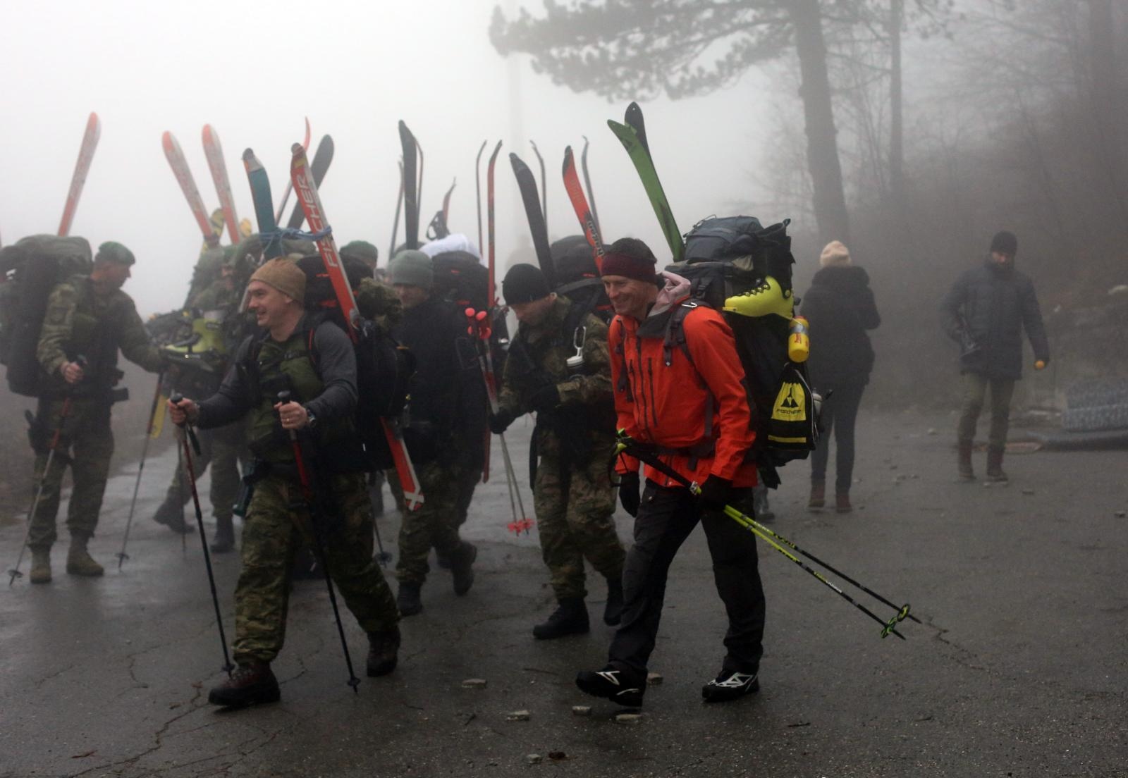 Ivica Kostelić s pripadnicima ZSS i SOD krenuo na osmodnevnu ekspediciju po Velebitu Ivica Kostelić s pripadnicima ZSS i SOD krenuo na osmodnevnu ekspediciju po Velebitu