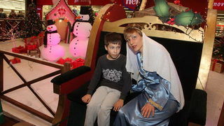 Sv. Luce razveselila mališane u Supernova centru, Foto: Iva Perinčić Sv. Luce razveselila mališane u Supernova centru, Foto: Iva Perinčić