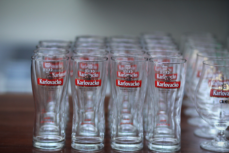 Restoran Atriji na Poluotoku. Karlovacka pivovara organizirala je degustaciju domaceg i stranog piva iz svog portfelja, te portfelja Heineken-a. Foto-SAŠA ČUKA Restoran Atriji na Poluotoku. Karlovacka pivovara organizirala je degustaciju domaceg i stranog piva iz svog portfelja, te portfelja Heineken-a. Foto-SAŠA ČUKA