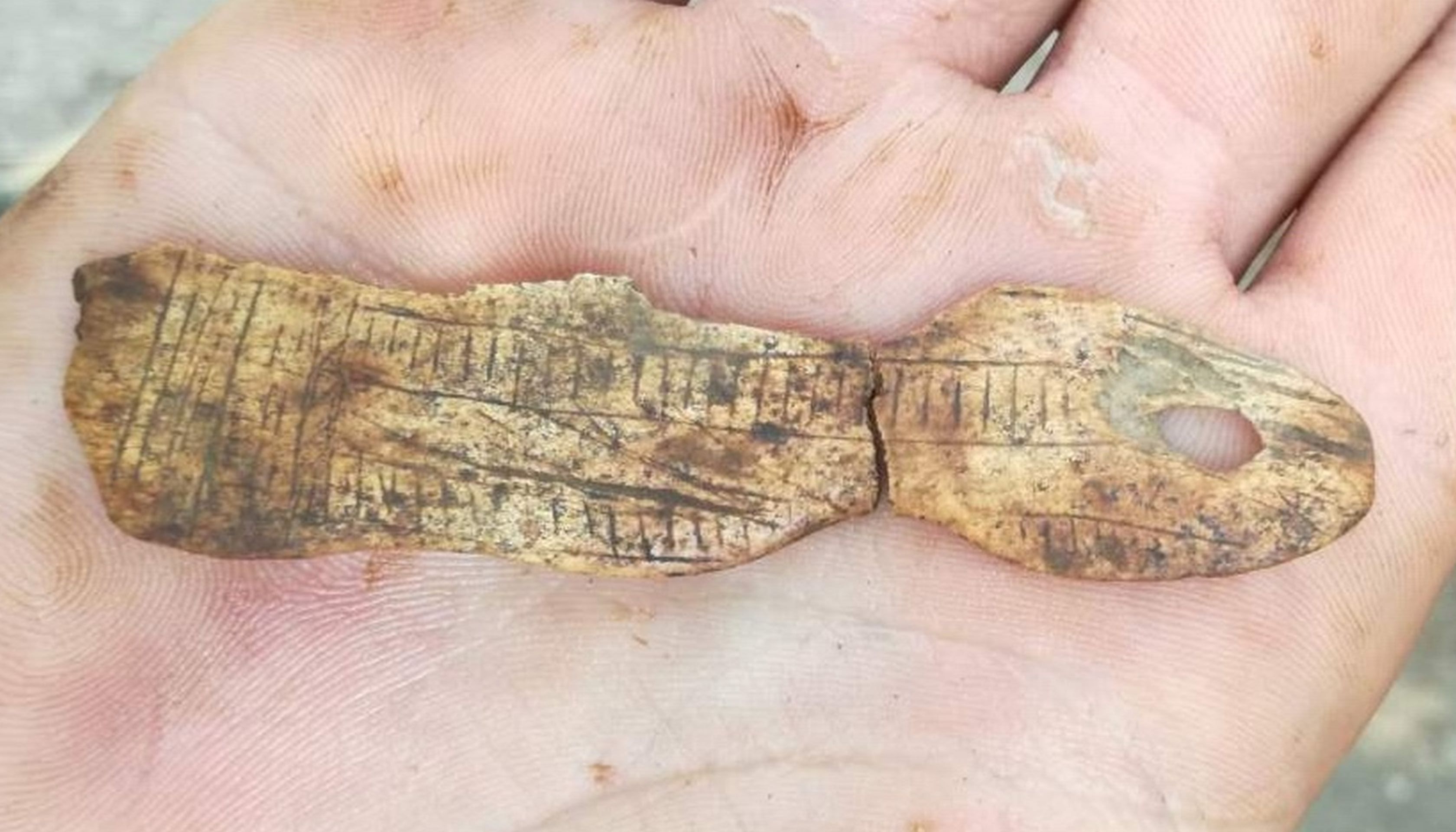 Paleolitička Venera pronađena u pećini Vlakno na Dugom otoku Paleolitička Venera pronađena u pećini Vlakno na Dugom otoku