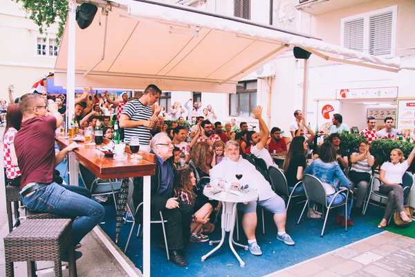 Euro 2016: Utakmica između Hrvatske i Češke gledala se u brojnim zadarskim lokalima i kafićima.