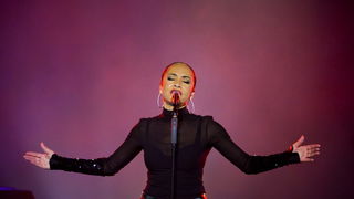 Zagreb, 221111.
Britanska skupina Sade predvodjena karizmatcnom pjevacicom Sade Adu odrzala je veceras koncert u Areni Zagreb u sklopu svoje turneje Sade Live.
Foto: Neja Markicevic / CROPIX