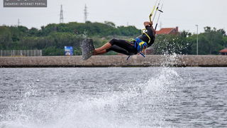 Kiteri guštali u refulima ninske bure Kiteri guštali u refulima ninske bure