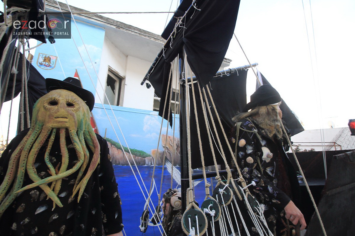 Maškarana povorka Velike Bake u Murteru