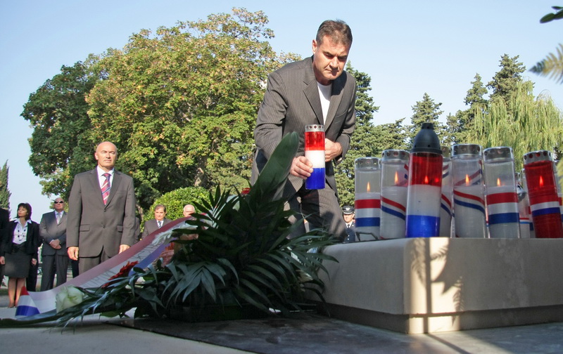 Image 1054199 (auto)