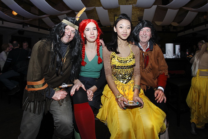 Karneval 2012: Pleme “Crna jama” iz rezervata Stanovi Karneval 2012: Pleme “Crna jama” iz rezervata Stanovi